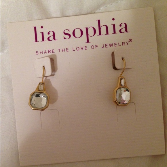 ✨✨SOLD✨✨ Lia sophia earrings