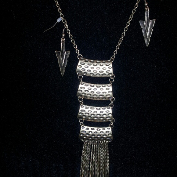 Necklace Set - Picture 2 of 2