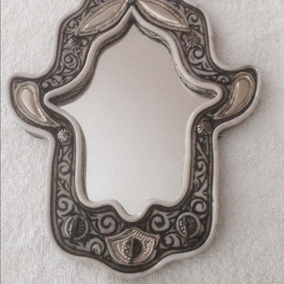 GORGEOUS KEY HOLDER HANDCRAFTED HAND OF FATIMA - Picture 2 of 2