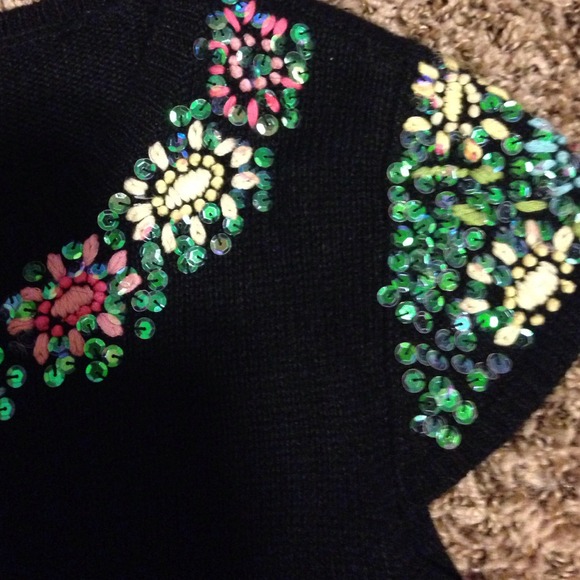 Top - Picture 2 of 4