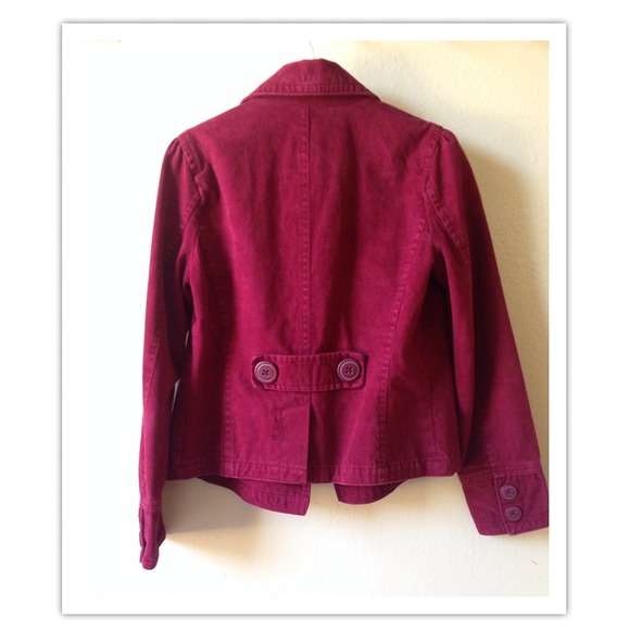 Maroon colored American Eagle coat • - Picture 3 of 3