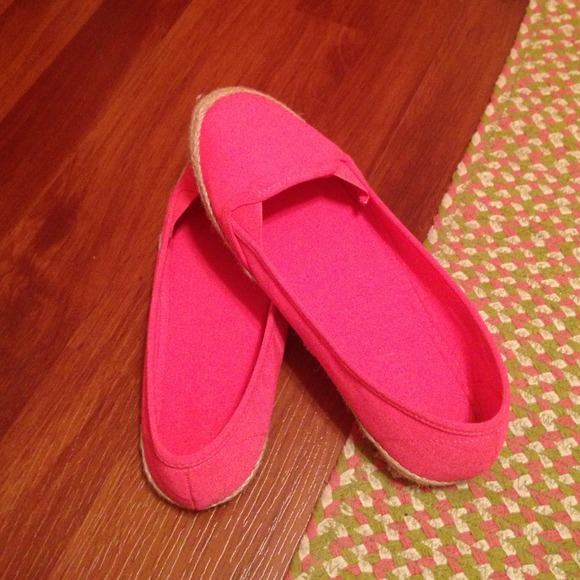 Hot pink slip on flats