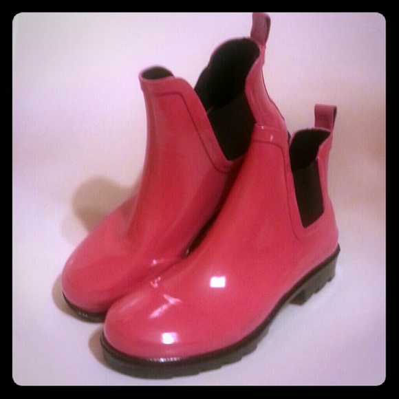 Urban Outfitters Boots - Urban Outfitter Pink Rainboot