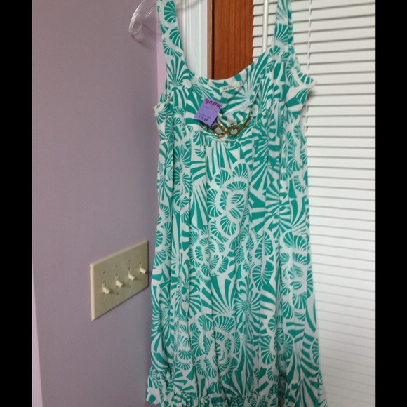 Whitley Dresses & Skirts - 🎈 SOld Lovely dress in teal and white print.