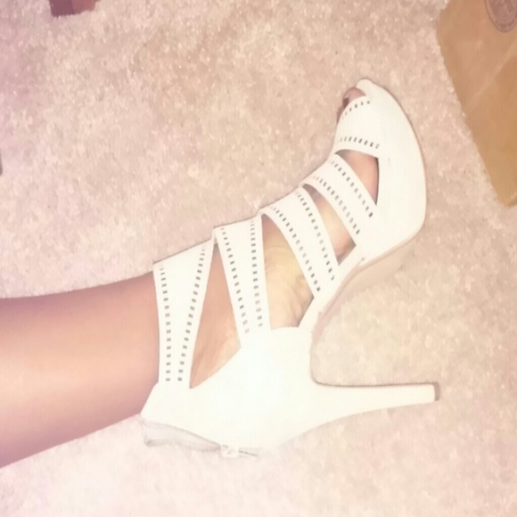 heels - Picture 4 of 4