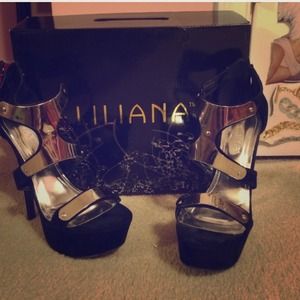Liliana black stiletto pumps