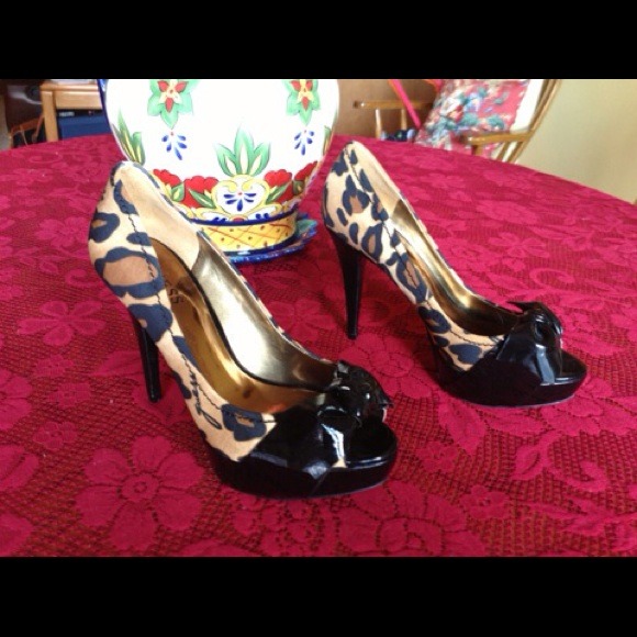 Cheetah Print Heels, Guess Logo, Bow Detail