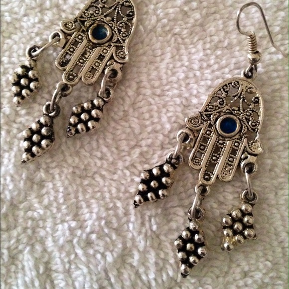 HANDCRAFTED SILVER " HAND OF FATIMA" EARRINGS - Picture 1 of 1