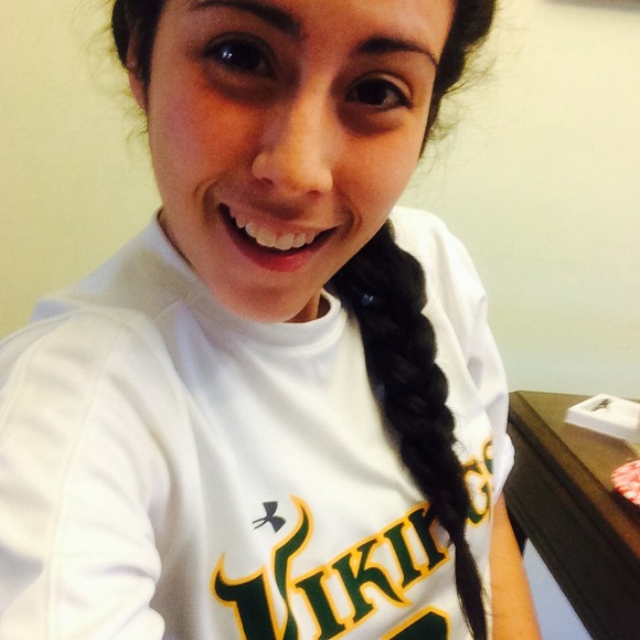 Meet your posher - Picture 2 of 4