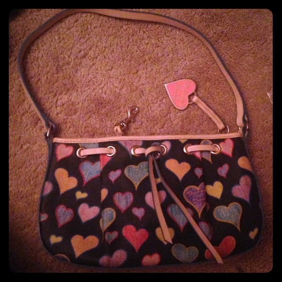 Dooney & Bourke Heart Purse - Picture 1 of 3