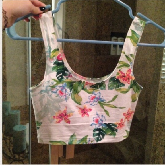 Cute AA crop top