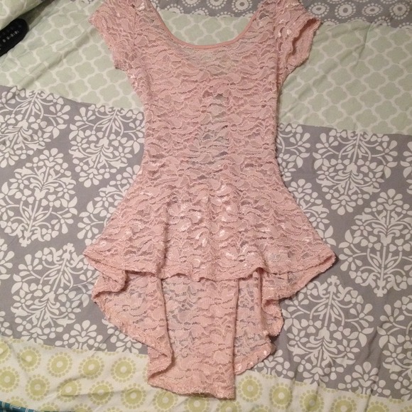 Pink high-low lace top🎀