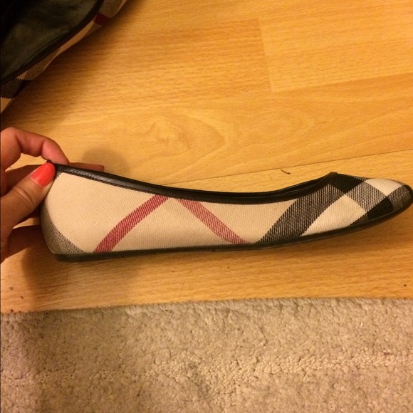 Burberry flats