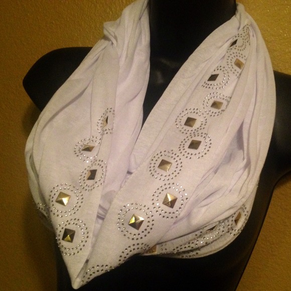 White Infinity Scarf Gold Tone Accent & Rhinestone - Picture 4 of 4