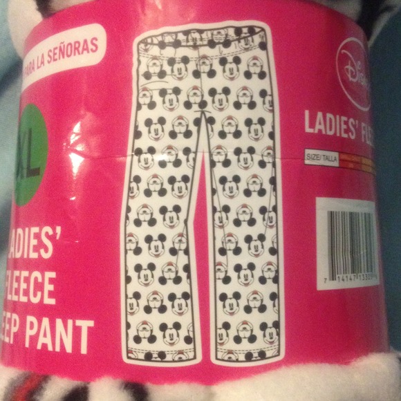 ❌sold❌Mickey Women's Fleece Pajamas