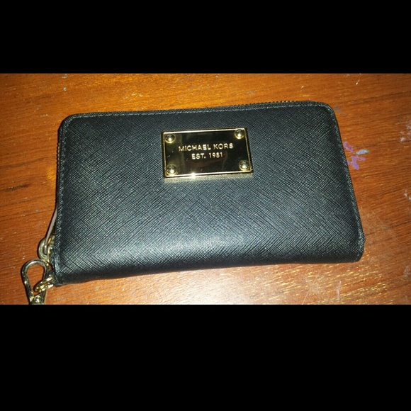Michael Kors phone wristlet