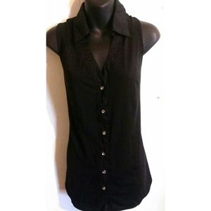 Black sleeveless  shirt