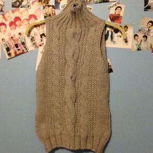 LF Cable-Knit Turtleneck