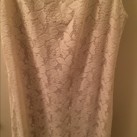 ❌SOLD❌ Lace dress - Picture 2 of 4