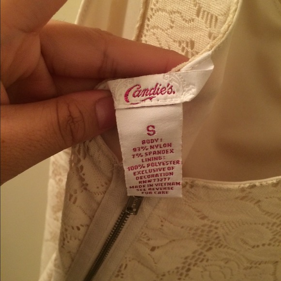 ❌SOLD❌ Lace dress - Picture 4 of 4