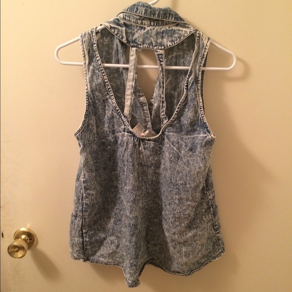 ❌Sold❌ Acid wash button up - Picture 2 of 4