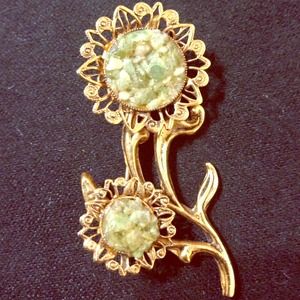 Vs lotion, 2pr earrings, 2charms, purse, and ring