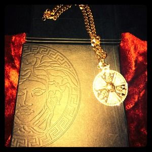 VERSACE ROSE GOLD CHAIN &Versace box w. dust cover