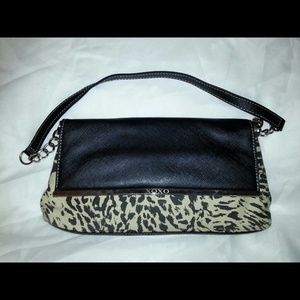 Clutch handbag