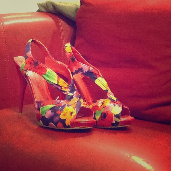 Penny Loves Kenny Heels