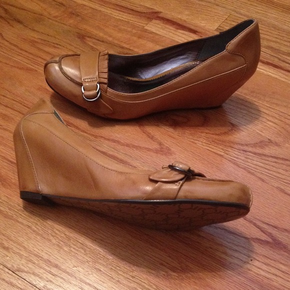 Report Wedge Shoes - Picture 2 of 3