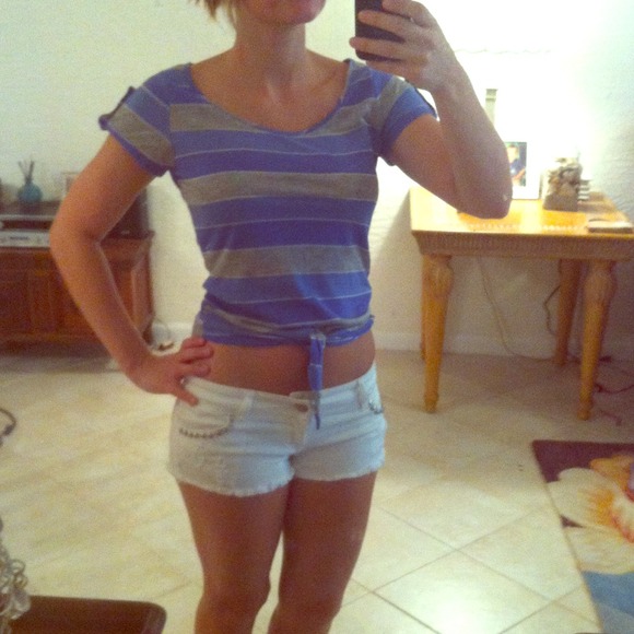 Cute Top! - Picture 1 of 3