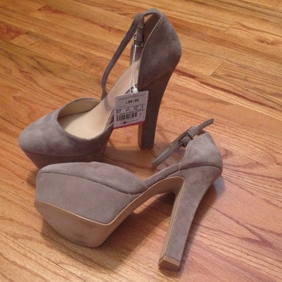 Zara Platform Heels🎉HOST PICK!!! - Picture 2 of 4