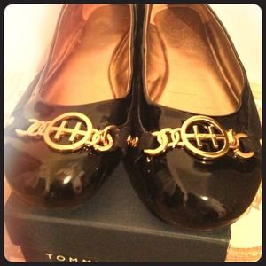 Flat shoes