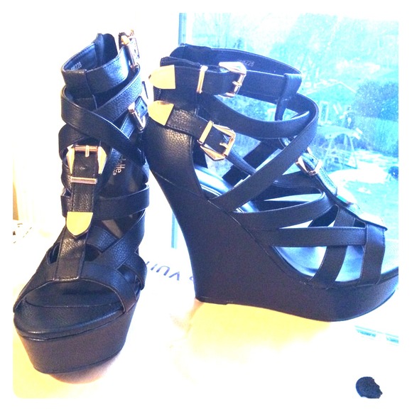 👜Black and Gold Platforms👜