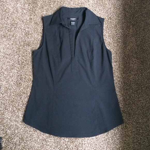 Black low V neck top. NWOT