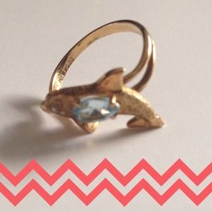VINTAGE 10K gold dolphin ring