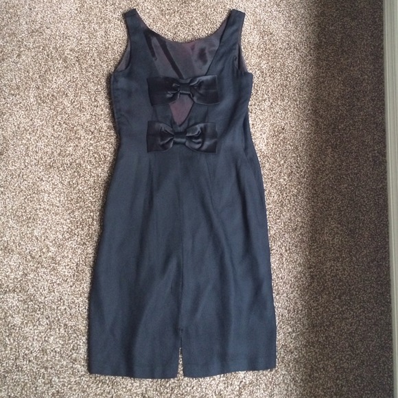 Little black dress with 2 bows in the back