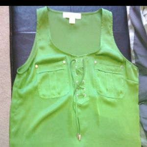 Excellent top feel like silk .