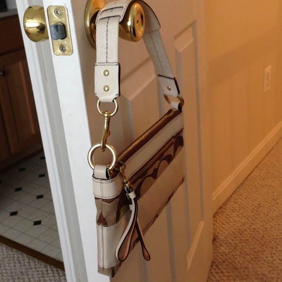 Coach Shoulder Bag - Picture 2 of 3