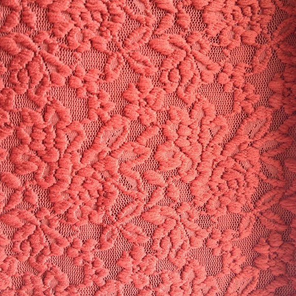 ♦️BUNDLED♦️BR Burnt Red Floral Textured Tank - Picture 2 of 4