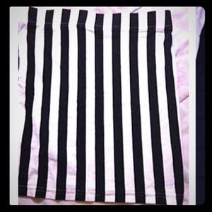 Striped tight skirt