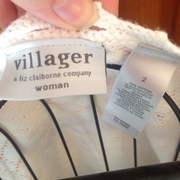 Liz Claiborne Top❌SOLD❌ - Picture 3 of 3