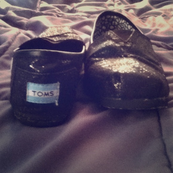 Black sparkly Toms