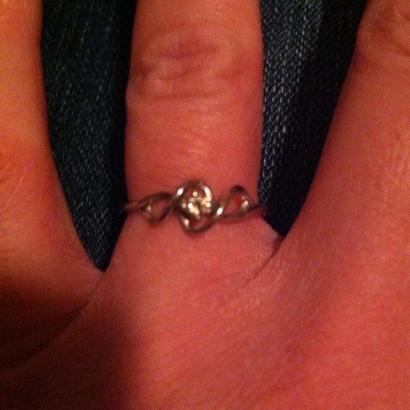 Middle ring sold - Picture 3 of 3