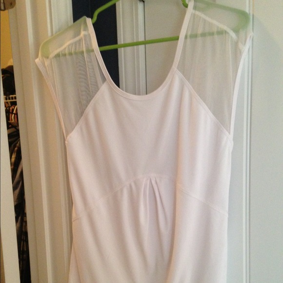 SOLDKarma wear Gloria tee sz small yoga barre