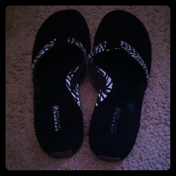NWOT- Sperry Top-Sider Sandals