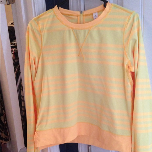 Lululemon warm up crew 6