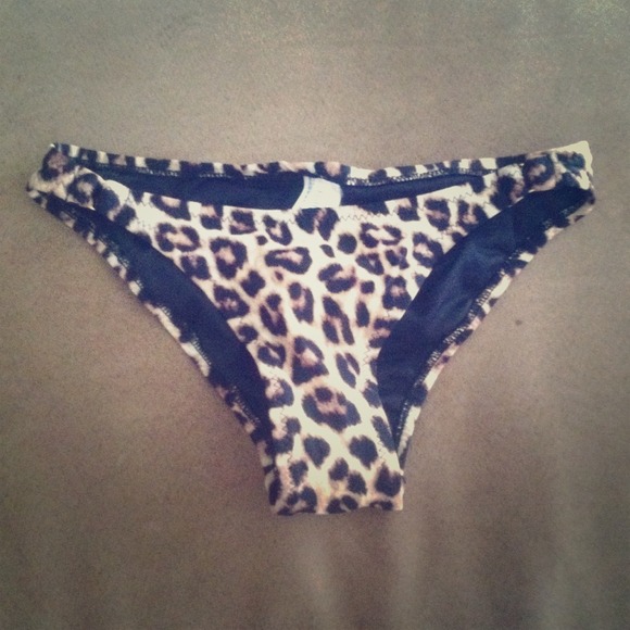 Small Forever 21 bikini bottoms