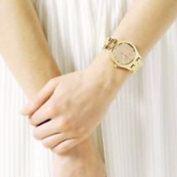 🎀N/A🎀MJ gold watch - Picture 3 of 4