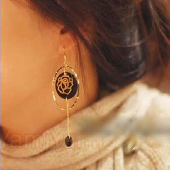 Fashion elegant circle round flower earring